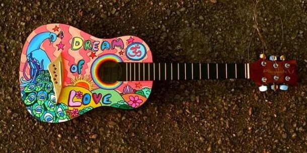 painted guitar g95cebfa6a 640 e1722436053194