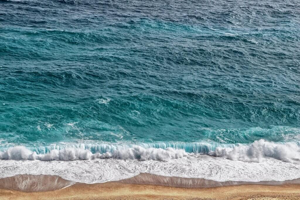 sea 6034191 1920 2